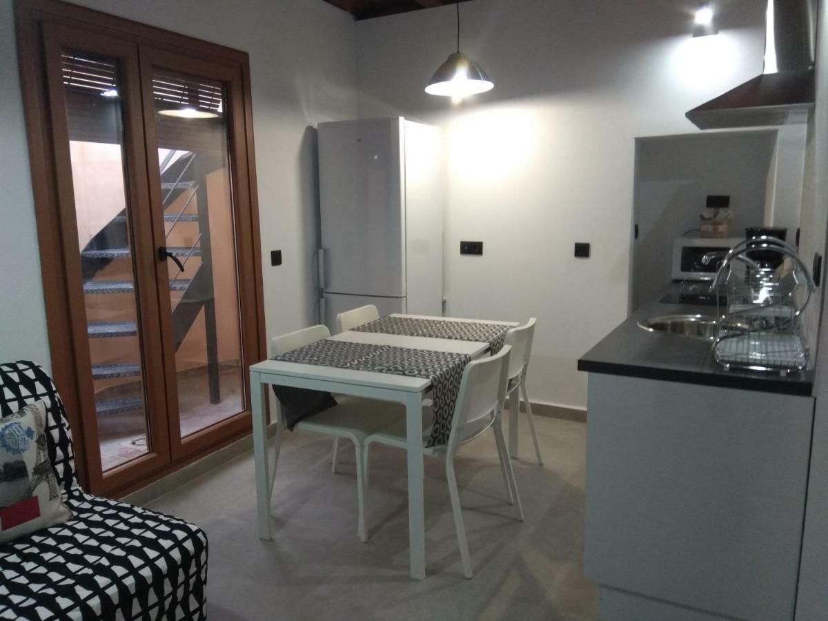 Caleros 8 Apartamento - Apartamentos De La Parte Antigua De Caces Εξωτερικό φωτογραφία